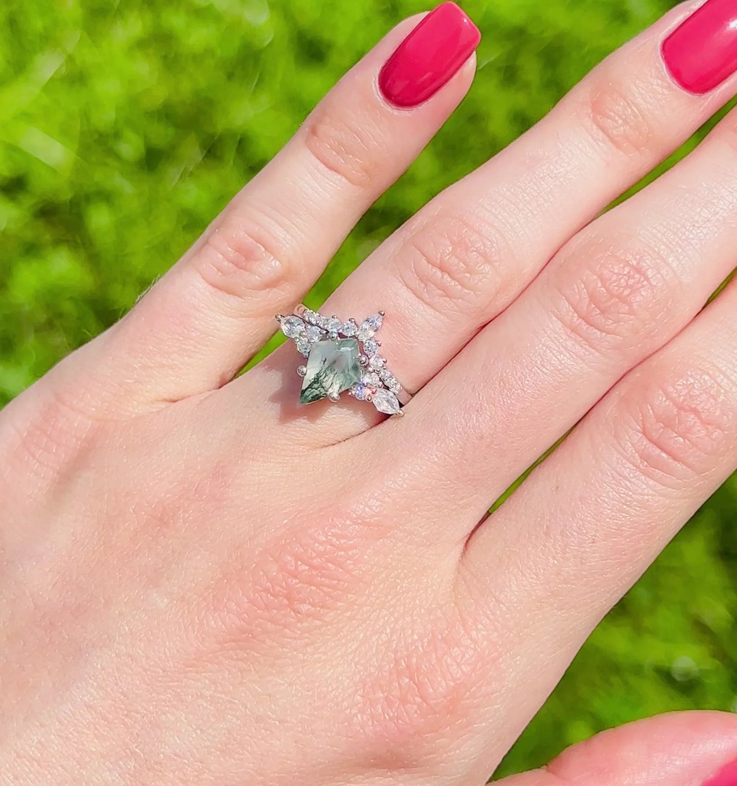 Elegant Green Moss Agate Silver Ring