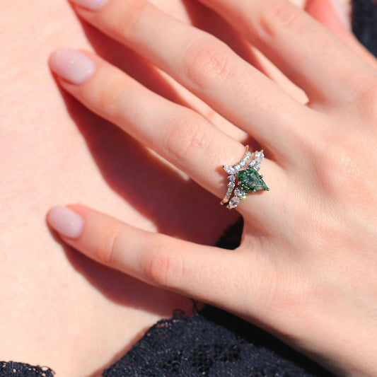 Elegant Green Moss Agate Silver Ring